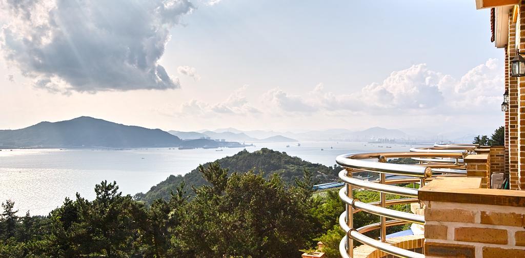Gung Pension Namhae Bagian luar foto