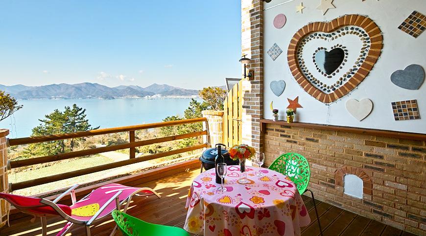 Gung Pension Namhae Bagian luar foto