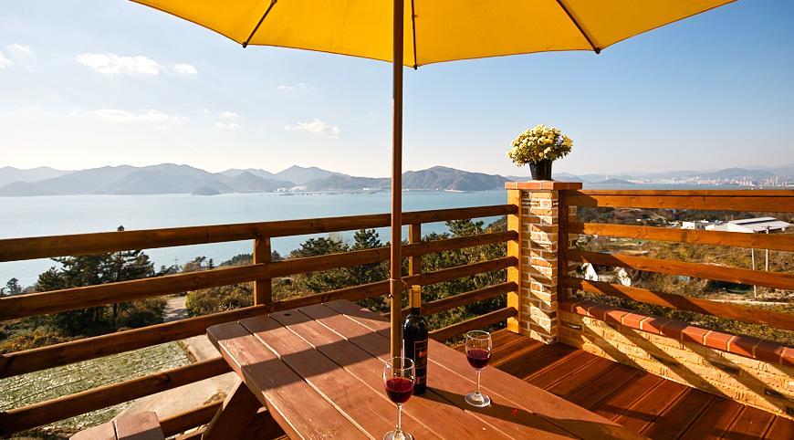 Gung Pension Namhae Bagian luar foto
